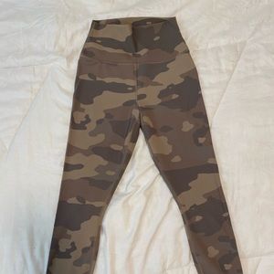 Alo High-Waist Camo Vapor Legging